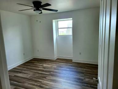 Main picture of 3517 Golden Dr