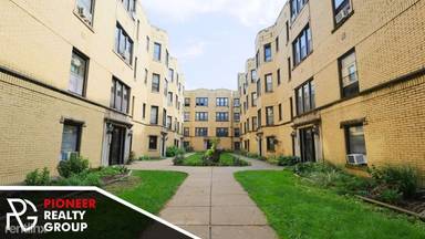Main picture of 3815-23 N Greenview Ave