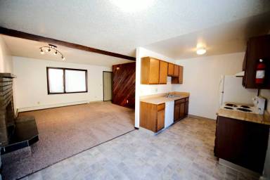 Main picture of 8540 Golden St