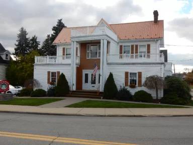 Main picture of 204 S 7th St