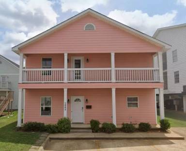 Main picture of 1003 Oak Ave