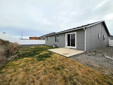 Main picture of 2443 3rd St SE