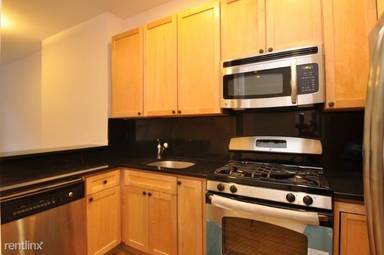 Main picture of 122 E 27th St