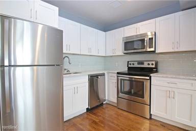 Main picture of The Equestrian at Pelham Parkway