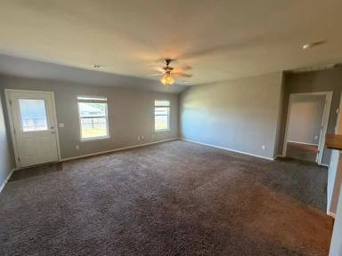 Main picture of 3401 SE 95th St