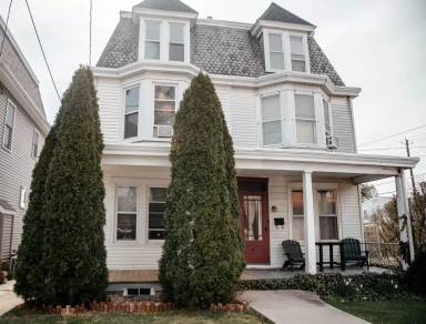 Main picture of 33 E Gramby St