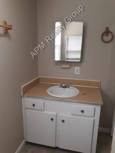 Main picture of 811 Violet St