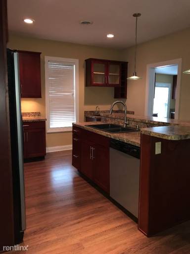 Main picture of 129 1/2 W Sandusky St