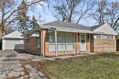 Main picture of 28 Apple Ln
