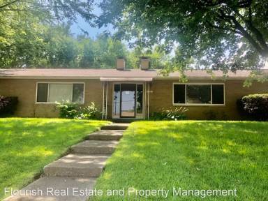 Main picture of 1747 S Maple Ave