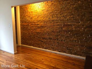 Main picture of 2436 E Preston St