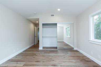 Main picture of 6137 Rhodes Ave
