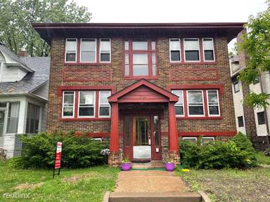 Main picture of 3324 Lyndale Ave S