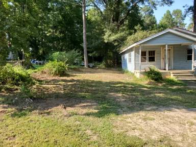 Main picture of 393 Rikard School Rd