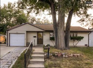 Main picture of 1815 S Sunset Way