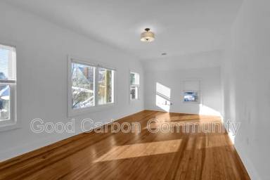 Main picture of 213 Summer St