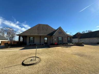 Main picture of 470 Long Acre Dr