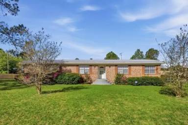 Main picture of 125 Jeff Ave