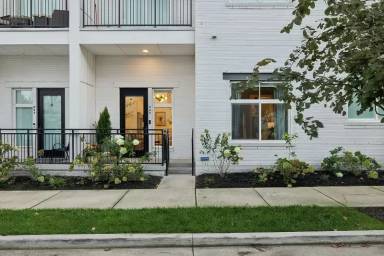 Main picture of 999 Scovel St