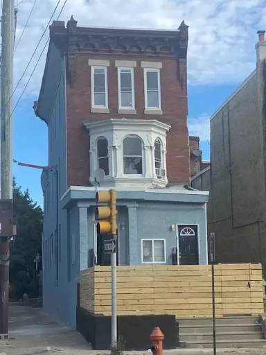 Main picture of 1743 W Erie Ave