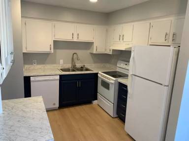 Main picture of Canterbury Hall Condominiums