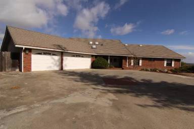 Main picture of 335 Hilltop Dr