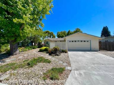 Main picture of 141 Karen Dr