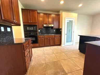 Main picture of 1417 Oasis Ln