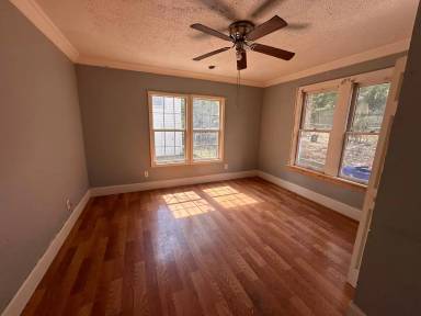 Main picture of 137 Lister St