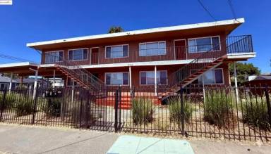 Main picture of 10100 Walnut St