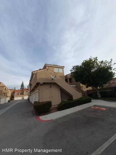 Main picture of 2621 S Montego