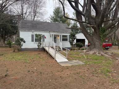 Main picture of 826 W Terrell St