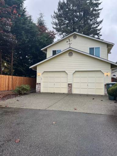 Main picture of 906 Harrison Ave