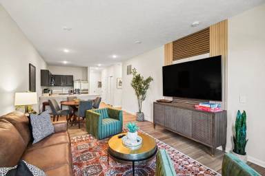 Main picture of 2504 Houston Rd