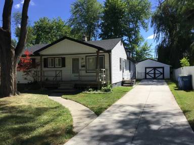 Main picture of 23822 Wellington Ave