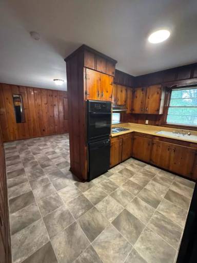 Main picture of 607 13th Ave NE