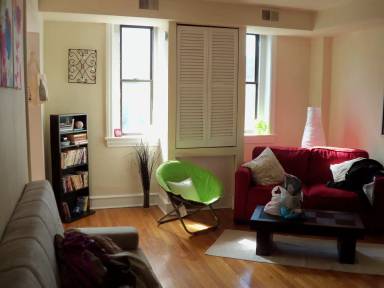 Main picture of 4748 Pine St