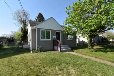 Main picture of 30 W 4th Ave