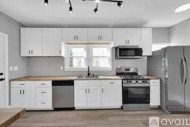 Main picture of 3220 Clarendon Rd