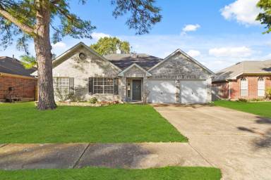 Main picture of 6355 Northland Dr