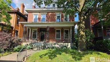 Main picture of 374 Kendall Pl
