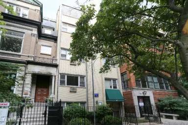 Main picture of 1435 N Dearborn St