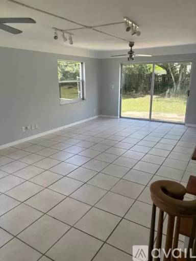 Main picture of 1720 Country Ln