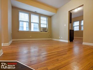 Main picture of 4433 W Fullerton Ave