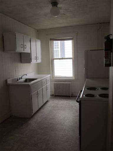 Main picture of 325 Market St