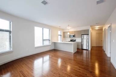 Main picture of 455 Harvard St