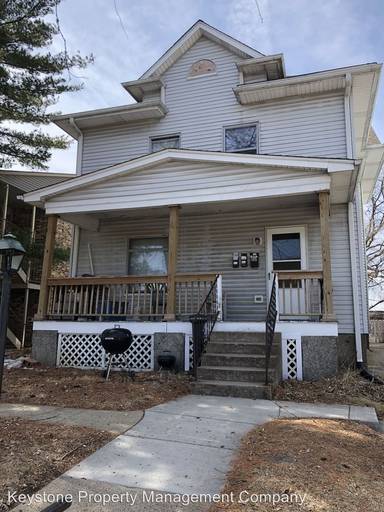 Main picture of 617 S Clinton St