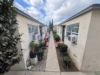Main picture of 6920 Malabar St