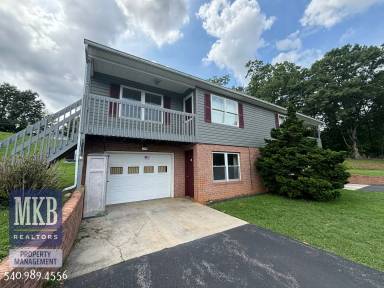 Main picture of 3121 Trent Rd SE