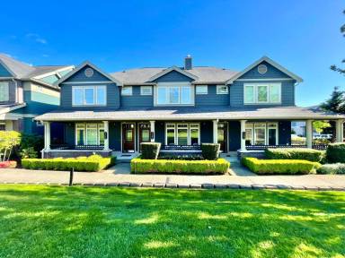 Main picture of 1790 10th Ave NE